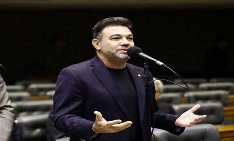 Marco Feliciano apresenta requerimento para convocação do jornalista