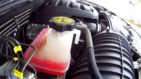 Manômetro: Indica O Nível De Água Do Radiador. - Como verificar e completar o nível de água do radiador da Chevrolet S10 ...