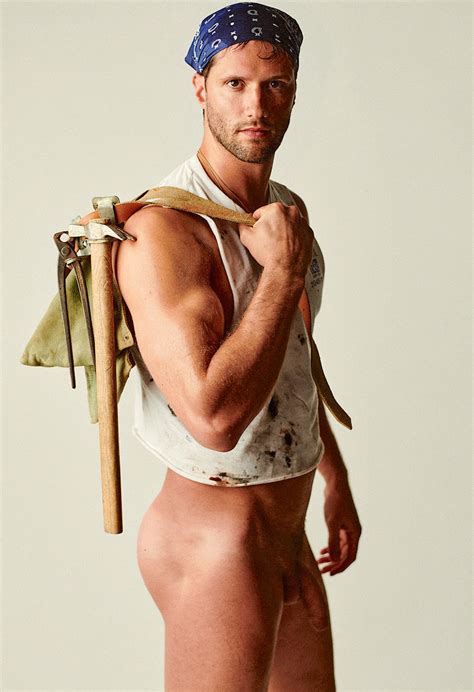 OMG He S Naked Italian Model Elia Cometti Goes Full Frontal OMG BLOG