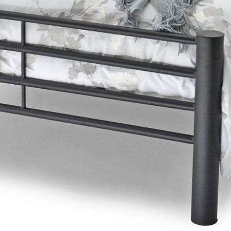 Кровать на металлическом каркасе Novelly