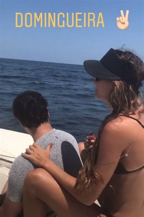 Joaquim Lopes E Marcella Foga A Passam O Domingo Juntos Em Passeio De Barco