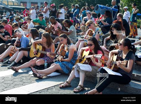 Guitarists High Resolution Stock Photography And Images Alamy