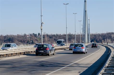 Most Slobode Ponovo Otvoren Za Saobra Aj Bandera I Nosa Uklonjeni