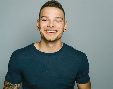 Kane Brown Debuts New Summer Single Aint No Stopping Us Now Sounds