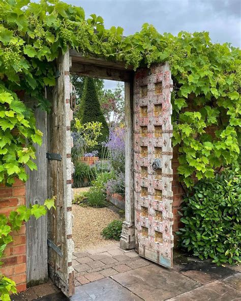 20 Gorgeous Garden Gate Landscaping Ideas