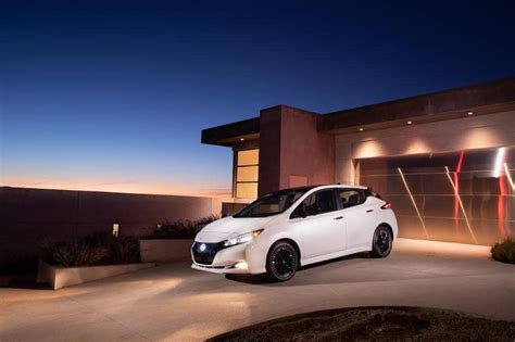 2023 Nissan LEAF vs Tesla Model 3 | AutoCenters Nissan