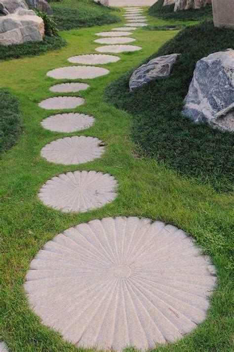 Awesome 30 Newest Stepping Stone Pathway Ideas For Your Garden