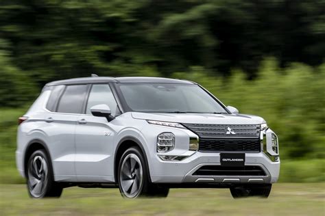 The 2023 Mitsubishi Outlander PHEV is a much-improved hybrid SUV - Ars ...