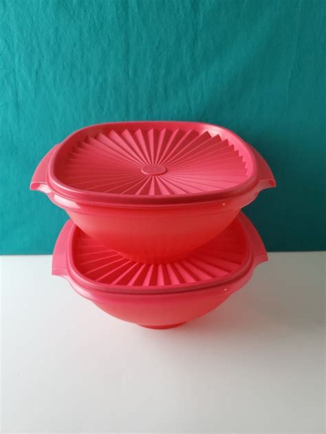 Tupperware Classic Servalier Bowl 8 Cup Dragonfly Pink Matching Seal