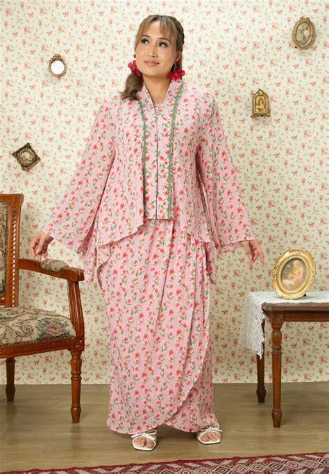 Buy Lubna ZATI PLUS SIZE HANDKERCHIEF KEBAYA SET 2025 Online ZALORA