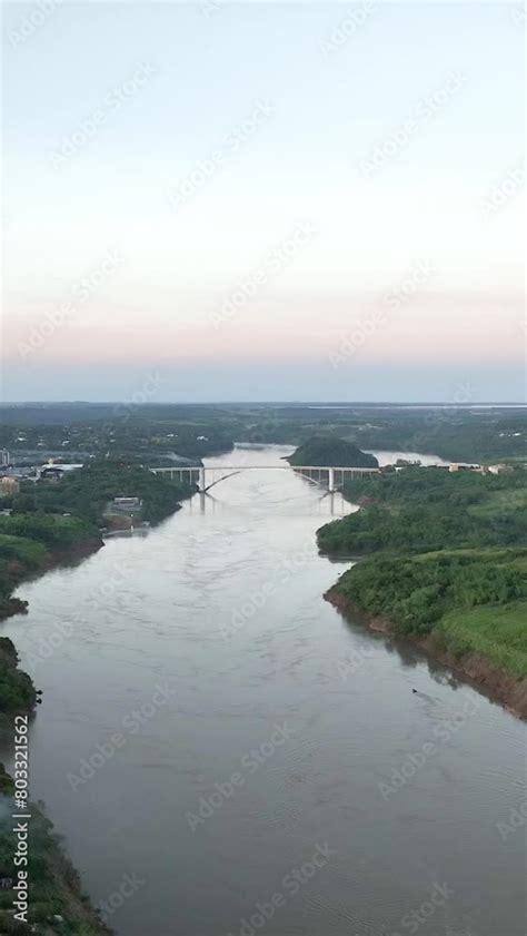 Border Between Brazil And Paraguay And Connects Foz Do Igua U To Ciudad