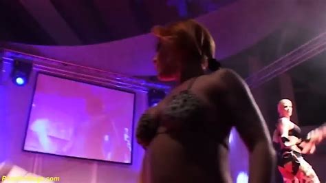 Flexi Lesbian Milf Show On Stage