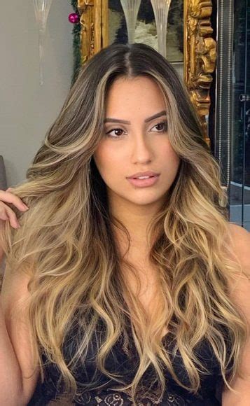 Flattering Blonde Highlights Ideas For Golden Beige