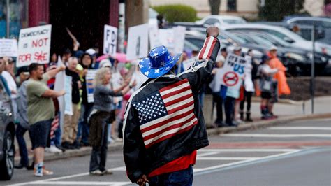 Akron rallygoers participate in nationwide protest against Trump