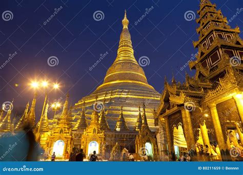 Shwedagon Pagoda At Night 2016 Editorial Stock Image Image Of Outdoor