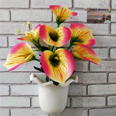 Jual Rangkaian Bunga Lilly Anthurium Calla Lilly Dengan Pot Dinding