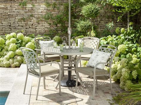 Berkeley Seat Round Garden Dining Set Outdoor Dining Set