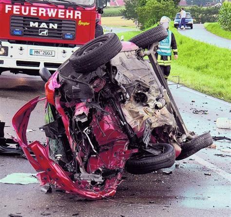 Verkehr 57 Jährige Stirbt Bei Frontalzusammenstoß