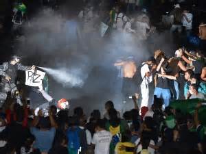 Noite de manifestações em várias cidades do país em algumas ocorreram