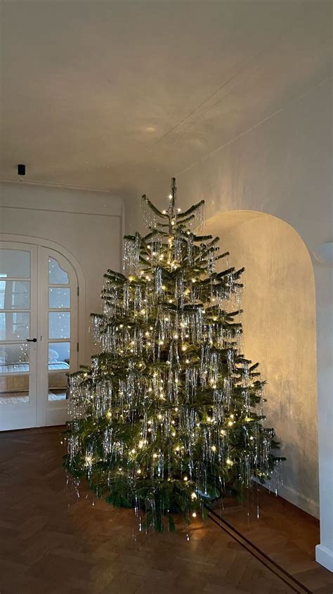 Tinsel Christmas Tree | Christmas tree inspiration, Tinsel christmas ...