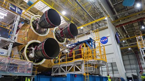 Nasa Attaches All Four Rs Engines To Artemis I Rocket Stage Youtube