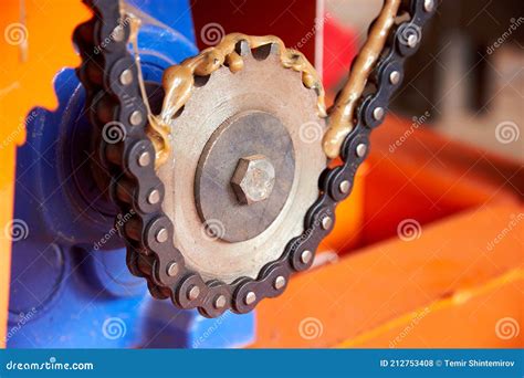 Electric Motor With Sprocket Chain Drive And Applied Thick Lubrication