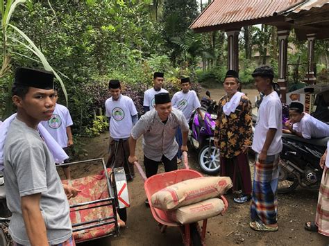 Ganjar Peduli Ponpes Relawan Bantu Pembangunan Ruang Belajar Di Padang