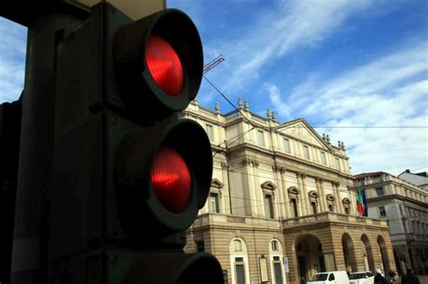 La Scala Si Arrende Al Covid Salta La Prima Con Il Pubblico Si Studia