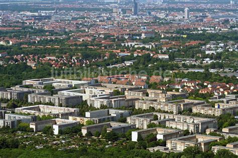 Leipzig Aus Der Vogelperspektive Plattenbau Hochhaus Wohnsiedlung Im