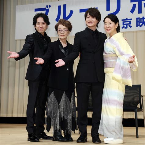 二宮和也と倍賞千恵子がブルーリボン授賞式司会「夕べ一睡もできず」映画スタッフにアピールも シネマ写真ニュース 日刊スポーツ