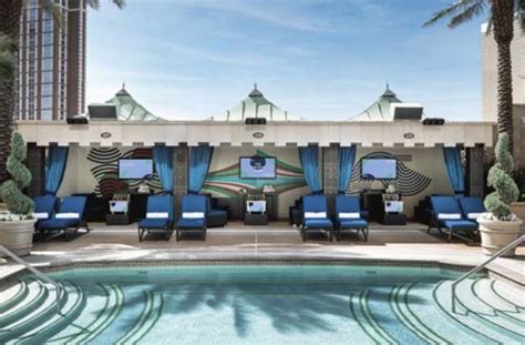 The Palazzo Pool | Cabanas & Daybeds | Hours & Photos | Las Vegas