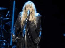 Stevie Nicks Twirl GIF - Stevie Nicks Twirl Fleetwood Mac - Discover & Share GIFs