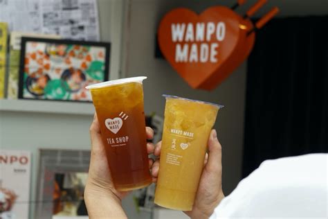 人氣手搖飲品牌「萬波島嶼紅茶」攜手日本潮牌「human Made」，推出兩波聯名周邊＆獨家研製兩款茶飲！ Traveler Luxe