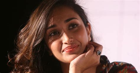 Aparente Suicidio De La Actriz De Bollywood Jiah Khan