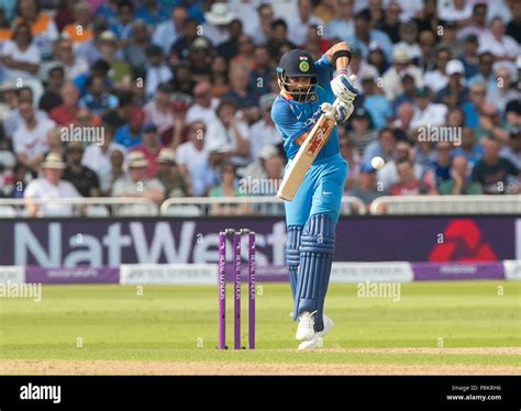 Virat kohli hi-res stock photography and images - Alamy