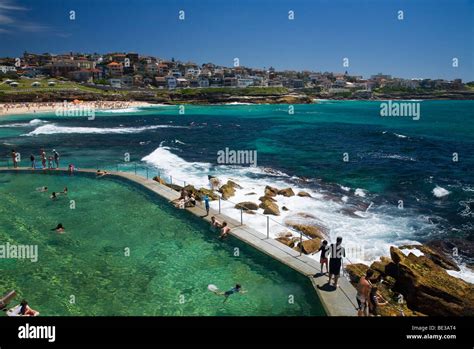 The Bronte Baths A Popular Ocean Filled Swimming Pool At Bronte Beach