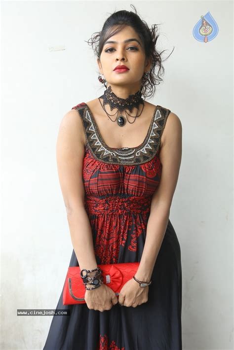 Madhumitha Hot Gallery Photo 58 Of 117