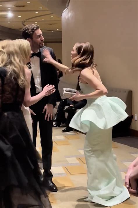 What S Going On Here Dramatic New Footage Shows Emma Stone