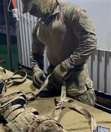 батя терминатор | Hombres militares, Milicos, Hombres