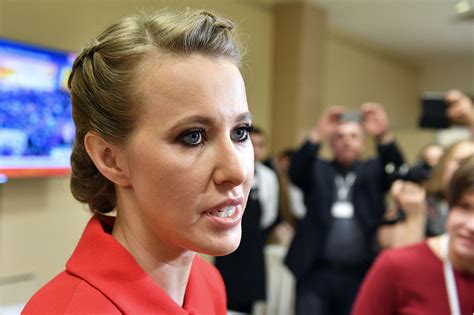 Putins Reported Goddaughter Ksenia Sobchak Flees Russia As Extortion