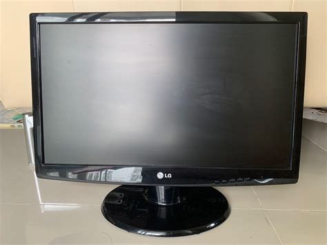 LG Flatron W2243T 22 Inch FHD Monitor VGA DVI Computers Tech