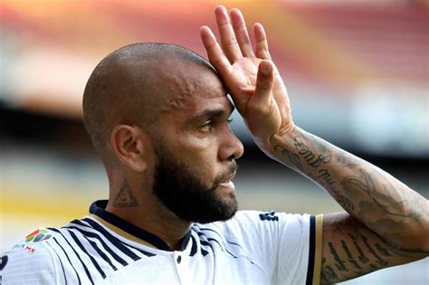 Los Pumas Le Piden A Dani Alves Una Indemnización De 5 Millones De