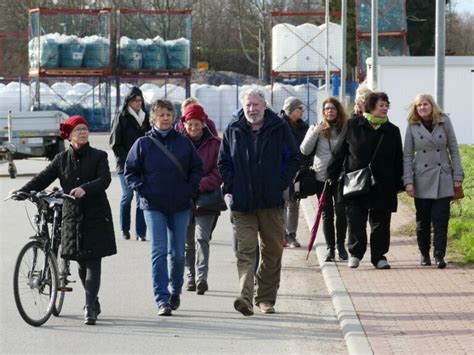 Frauenspaziergang von der Elly Heuss Knapp Straße zum Marlene Dietrich