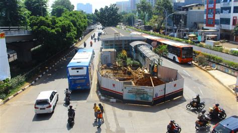 Pembangunan Skywalk Kebayoran Lama Vlix Id