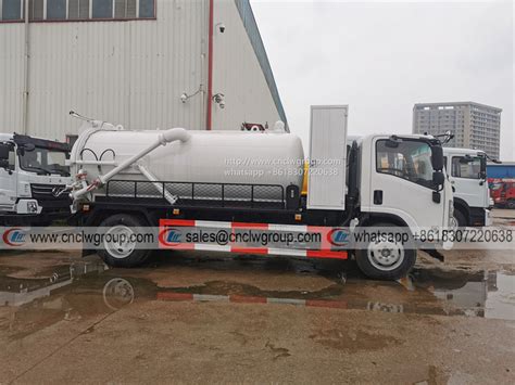 Isuzu Npr P Liter Vacuum Sewage Suction Truck Septic Sewer