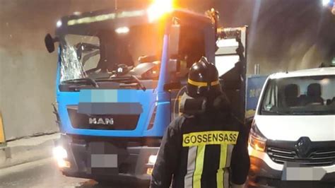 Brenner Fahrzeuge In Unfall Verwickelt Stau Auf A Ein