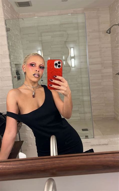 Pin By Maria Arroyo On Doja Cat Beautiful Costumes Hot Body Women Cats