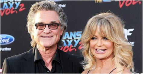 Elle marche à peine et a le visage bouffi Goldie Hawn est