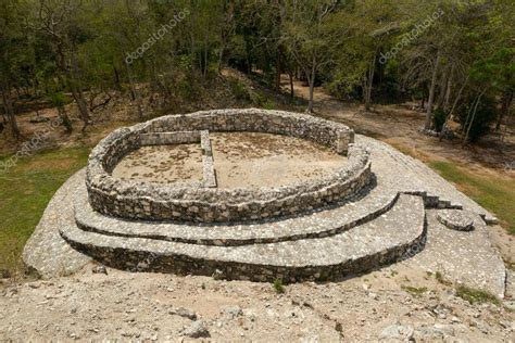 Estructura Maya Redonda En Edzna Campeche M Xico