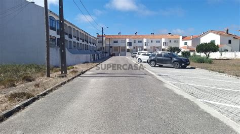 Terreno Lote para Construção à venda na Praceta José Mourão SUPERCASA